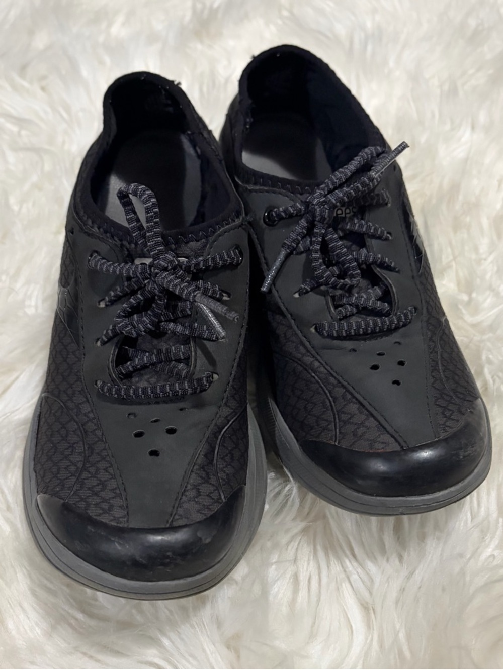 Bezees black slip on running shoes size‎ 8.5